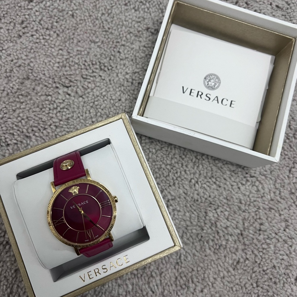 Versace Watch! Brand NEW NEVER WORN